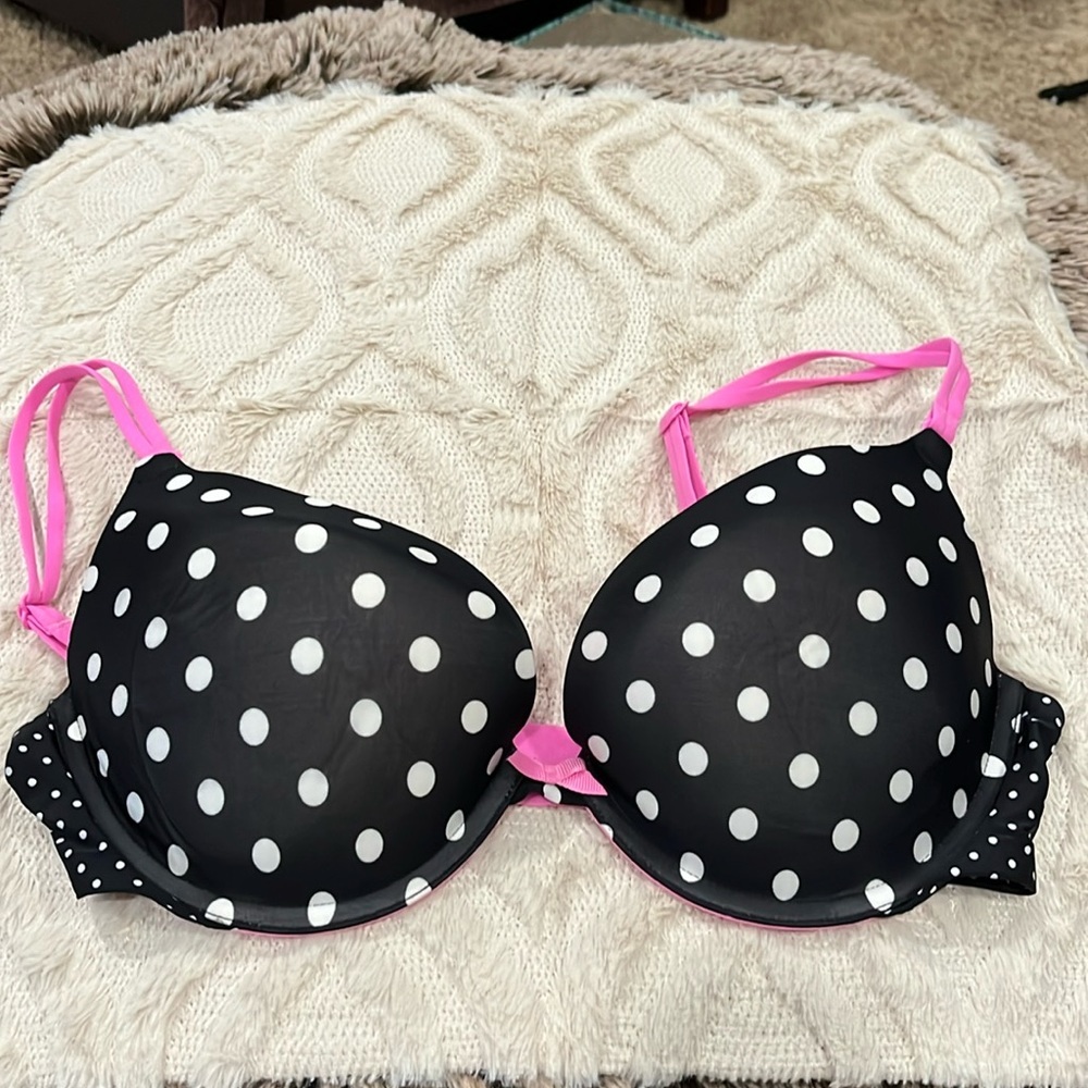 Victoria’s Secret full coverage push up bra